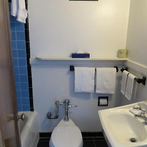 Queen Room shower